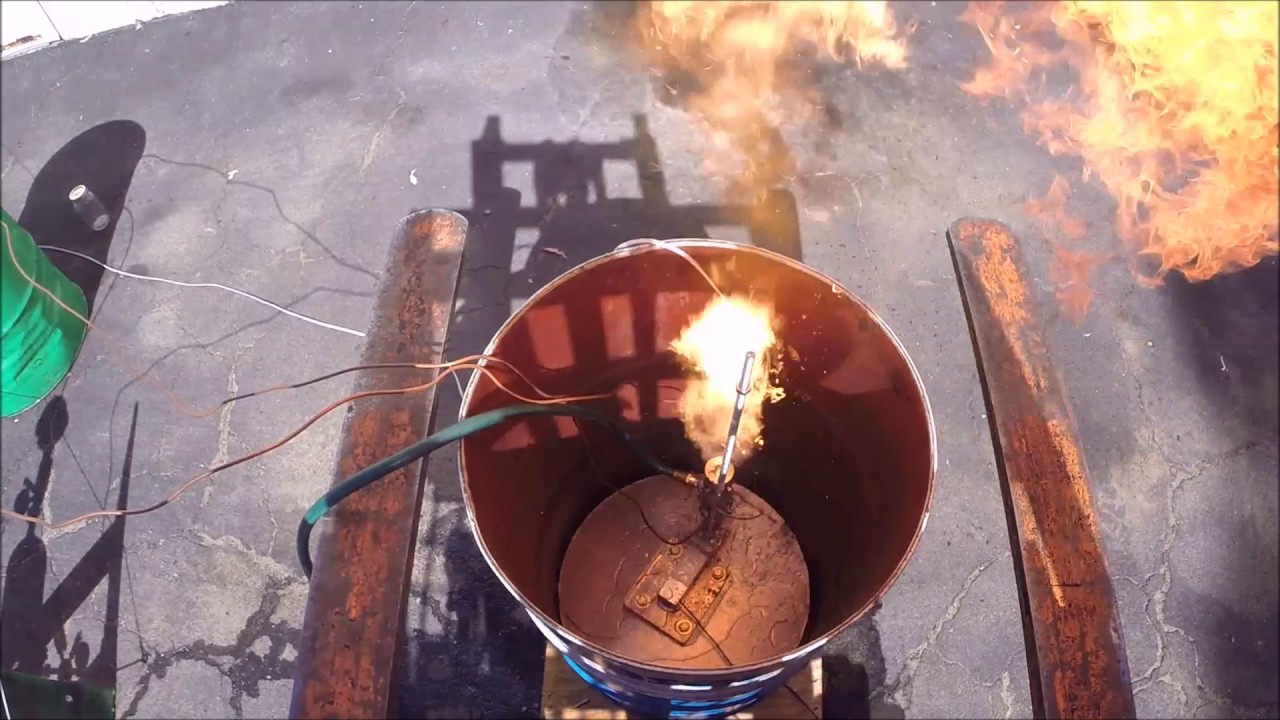 Liquid Fuel Rocket Engine Test - YouTube