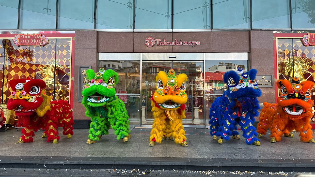 Múa lân Mồng 3 tết Bính Ngọ