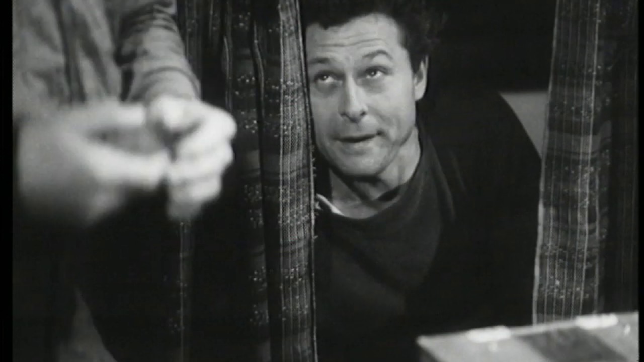 Støt står den danske sømand (1948) - Tyskerne har overfaldet Danmark