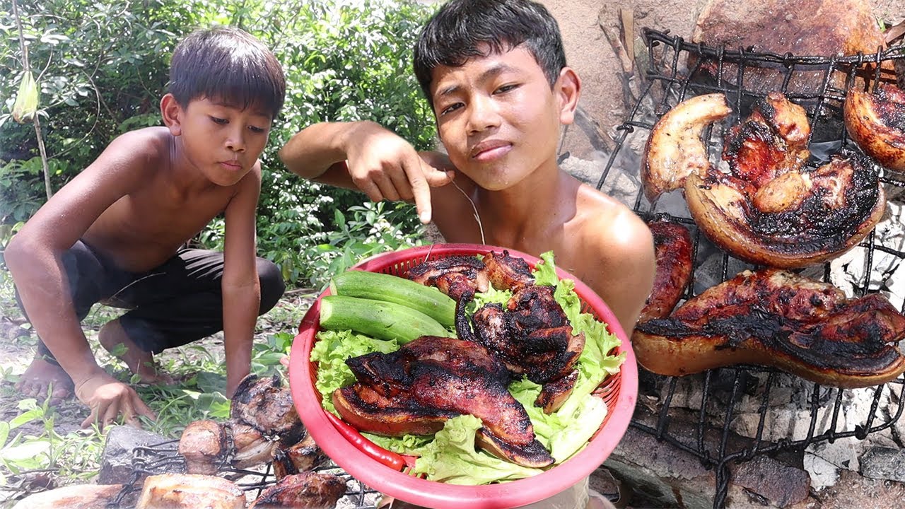 Primitive technology - cooking pork belly recipe for lunch and eating
