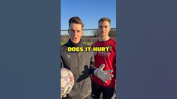 Three tips on Diving by a Pro Goalkeeper! ⚡️ #goalkeeper #goalkeepertraining #goalkeepertips