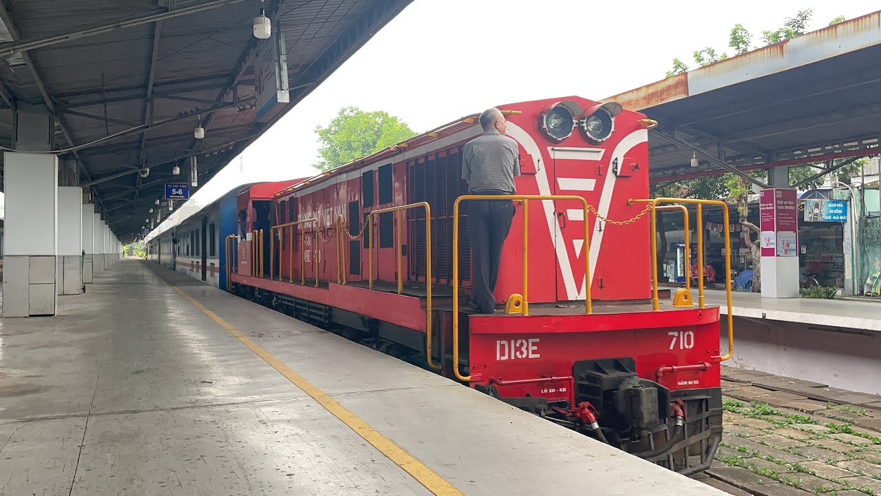 [17.03.2025] D13E-711 và D13E-710 dồn dịch ram xe SE50 trong ga Sài Gòn ...