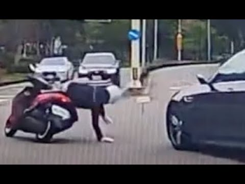 【車禍影片】看似走錯路想要直接左轉（2023.12.24 台北市中山區樂群一路