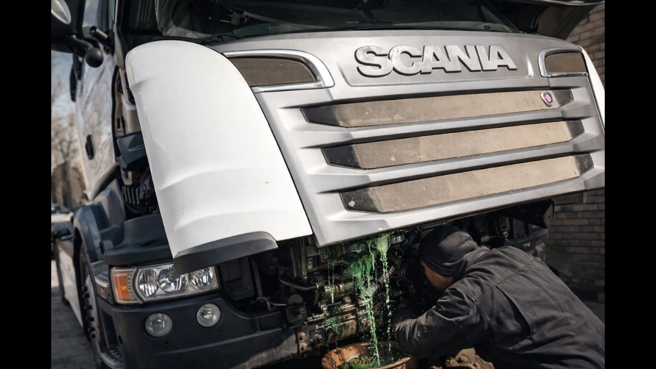 Step by Step Scania Truck Coolant Leak Fix – Expert Mechanic Gasket Replacement