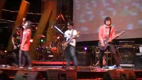 Utopia - Antara Ada dan Tiada live in La Piazza