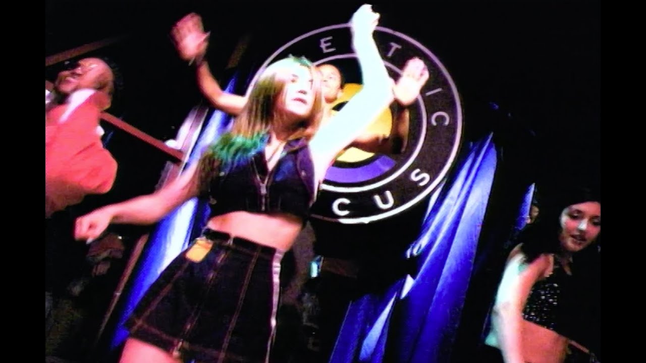 Obejrzyj Electric Circus Show Opening w YouTube Obejrzyj Electric Circus Show Opening w YouTube