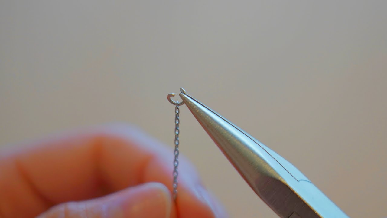 【基礎】チェーンに丸カンを通す方法/How to jump ring through the chain