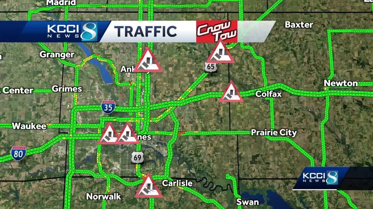 Des Moines traffic slowed after vehicle hits power pole - YouTube