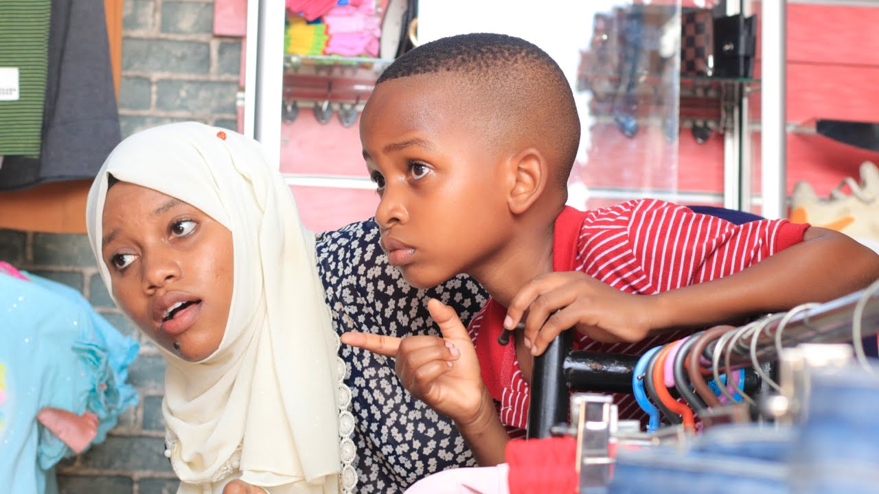 DOGO SELE NGUO ZA SIKUKUU MWAKA MPYA 2022 KIMEUMANA NA STEVE