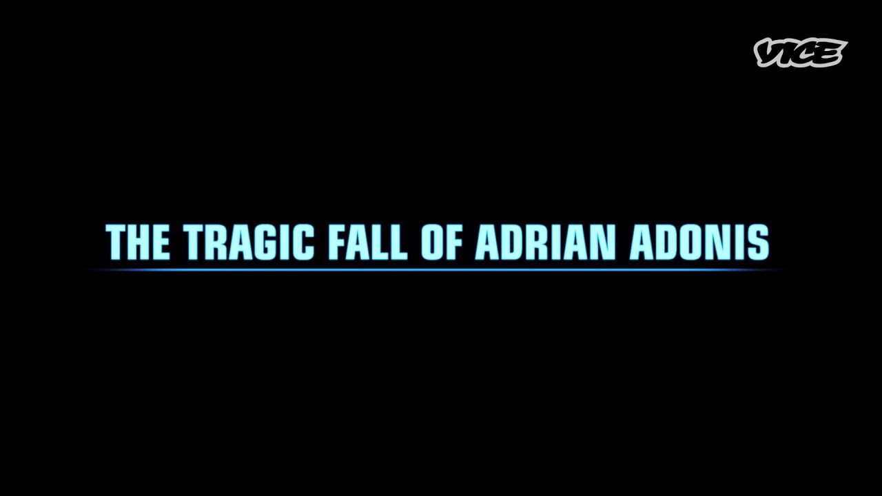 Dark Side Of The Ring VF : La chute tragique de Adrian Adonis - YouTube