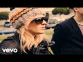 Ellie Goulding - In The Open Presents Ellie Goulding - Guns And Horses