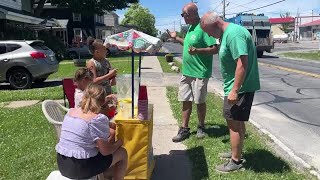 Video: Neighborhood kids set up a lemonade stand in Auburn