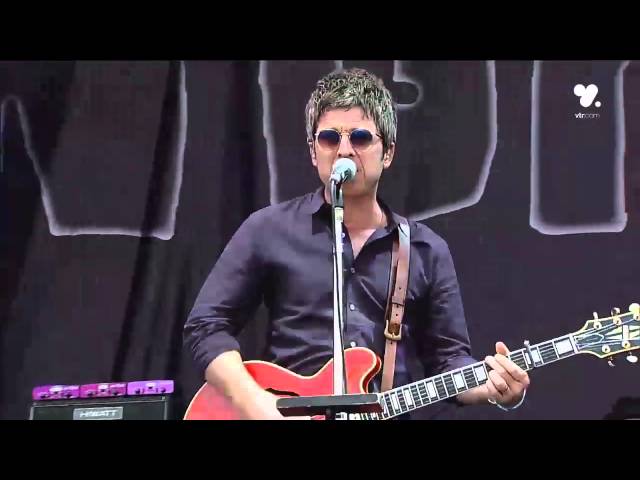 Noel Gallagher's High Flying Birds - Lollapalooza Chile 2016 HD class=