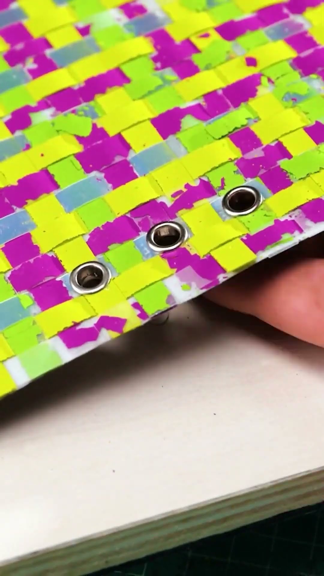Stylish Recycled Bag Made from Cans and Epoxy! ♻️?