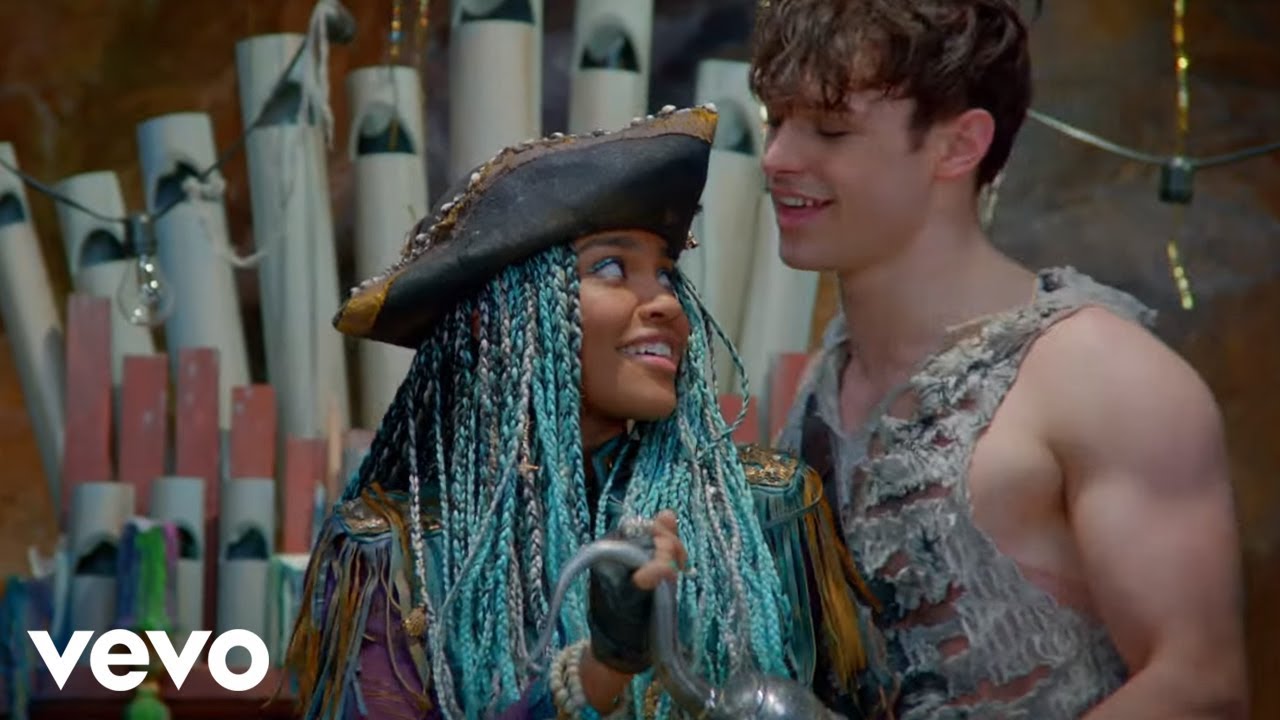 China Anne McClain Thomas Doherty Dylan Playfair   Whats My Name From Descendants 2