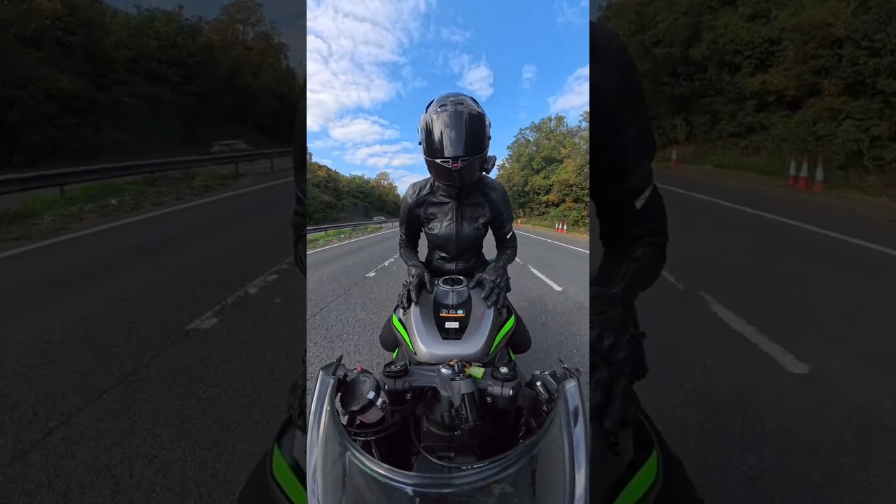 ⁣If ya think I'm sexy 😉....#motorbike #fyp #motorcycle #bikergirl #riding