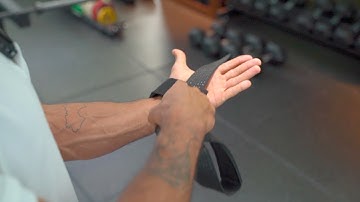 The Right Way to Use Lifting Straps (Quick Guide)