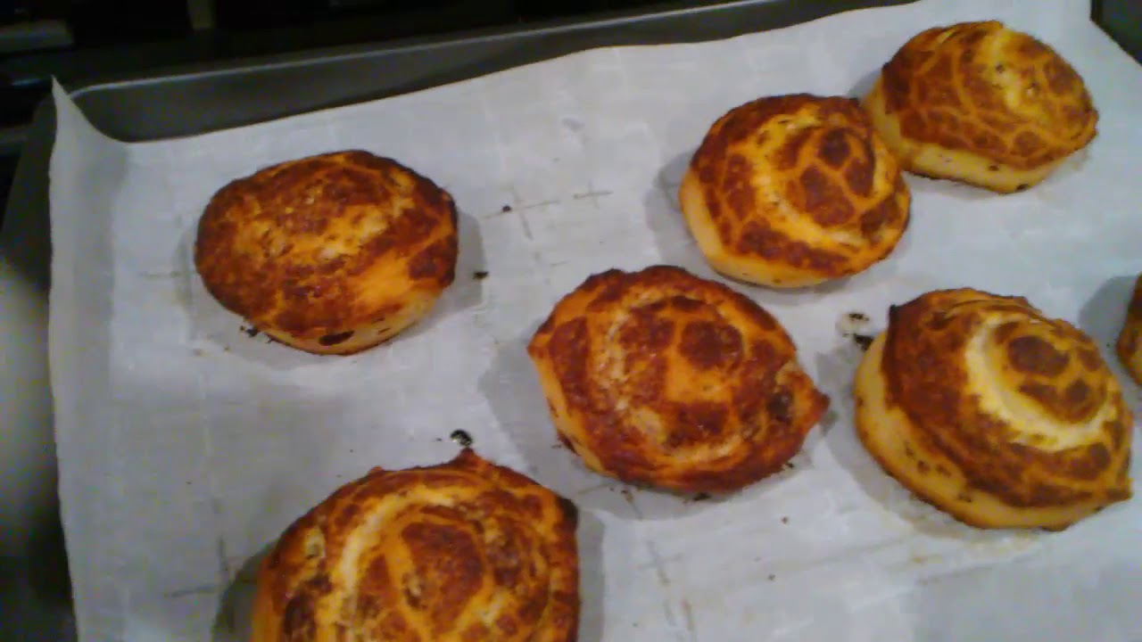 Baking Pillsbury Doughboy Cinnamon Rolls with Cream Cheese Icing 