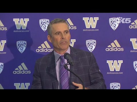 Coach Chris Petersen steps down from UW position