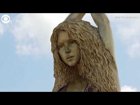 Shakira statue unveiled in her hometown in Colombia - YouTube