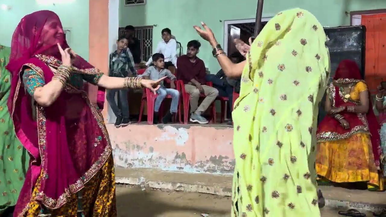 अनीता मीणा ने किया अपनी भुआ सास के डांस इतनी भीड़ में#trending #dance #shadidance #djdance 