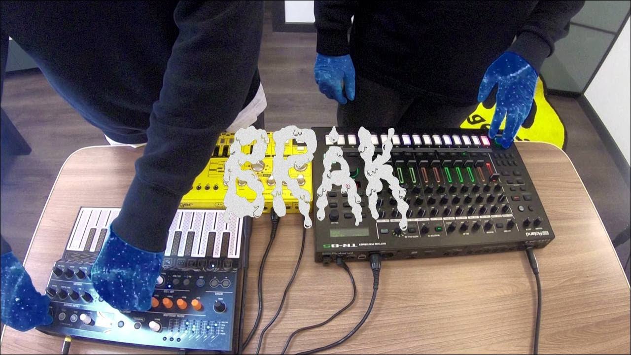 Live Techno Jam (Roland TR8S, Behringer TD3, Arturia MicroFreak)