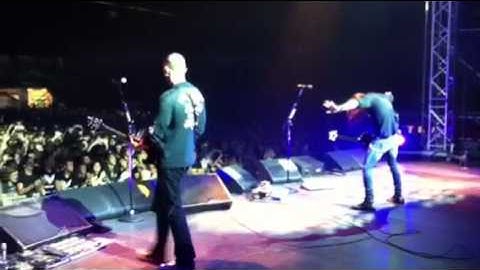 Alter Bridge - White Knuckles Crowd Reaction