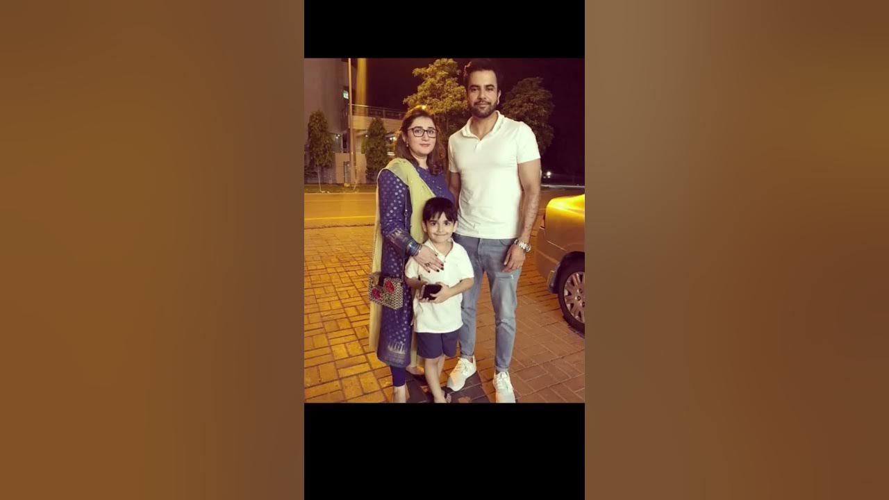 junaid khan with her wife.