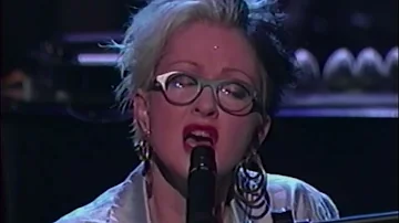 Cyndi Lauper & Heart - Maybe I'm Amazed (live - Women Rock 2000)