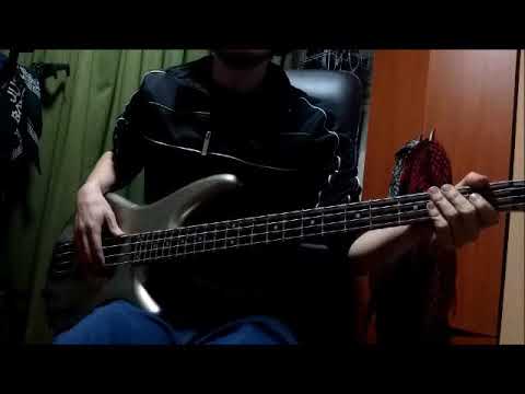 Catupecu -"y lo que quiero es que pises sin el suelo"  en bajo