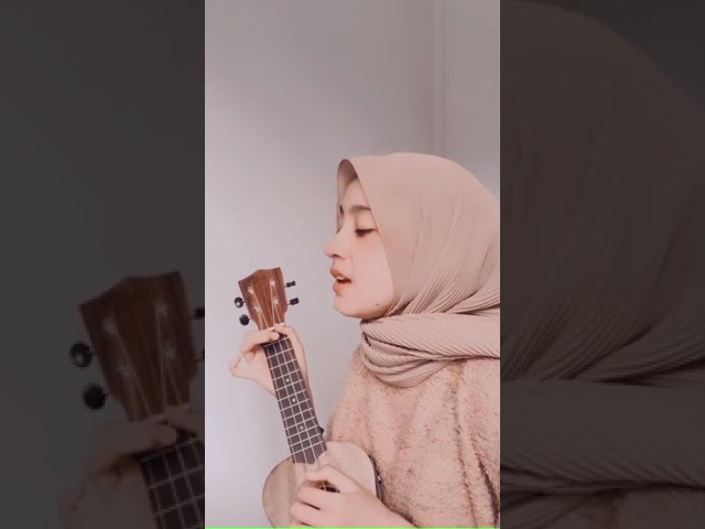 Hal Hebat - Govinda ( Cover by Dinda Alfa Regina ) class=