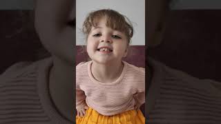 Zümra Kendini Tanıtıyor