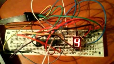 ATmega 8a obsluga wyswietlacza 7-segmentowego