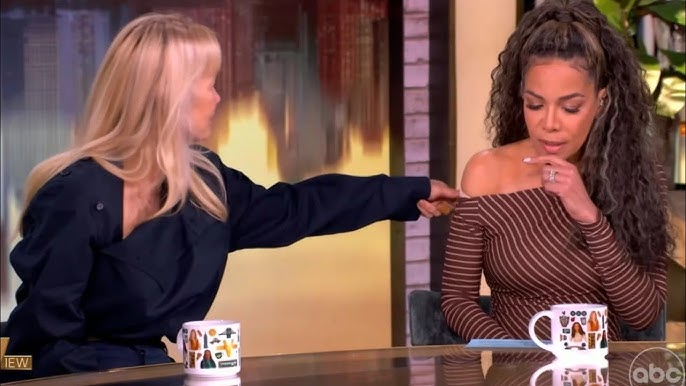 Pamela Anderson Saves the Day on The View! - YouTube