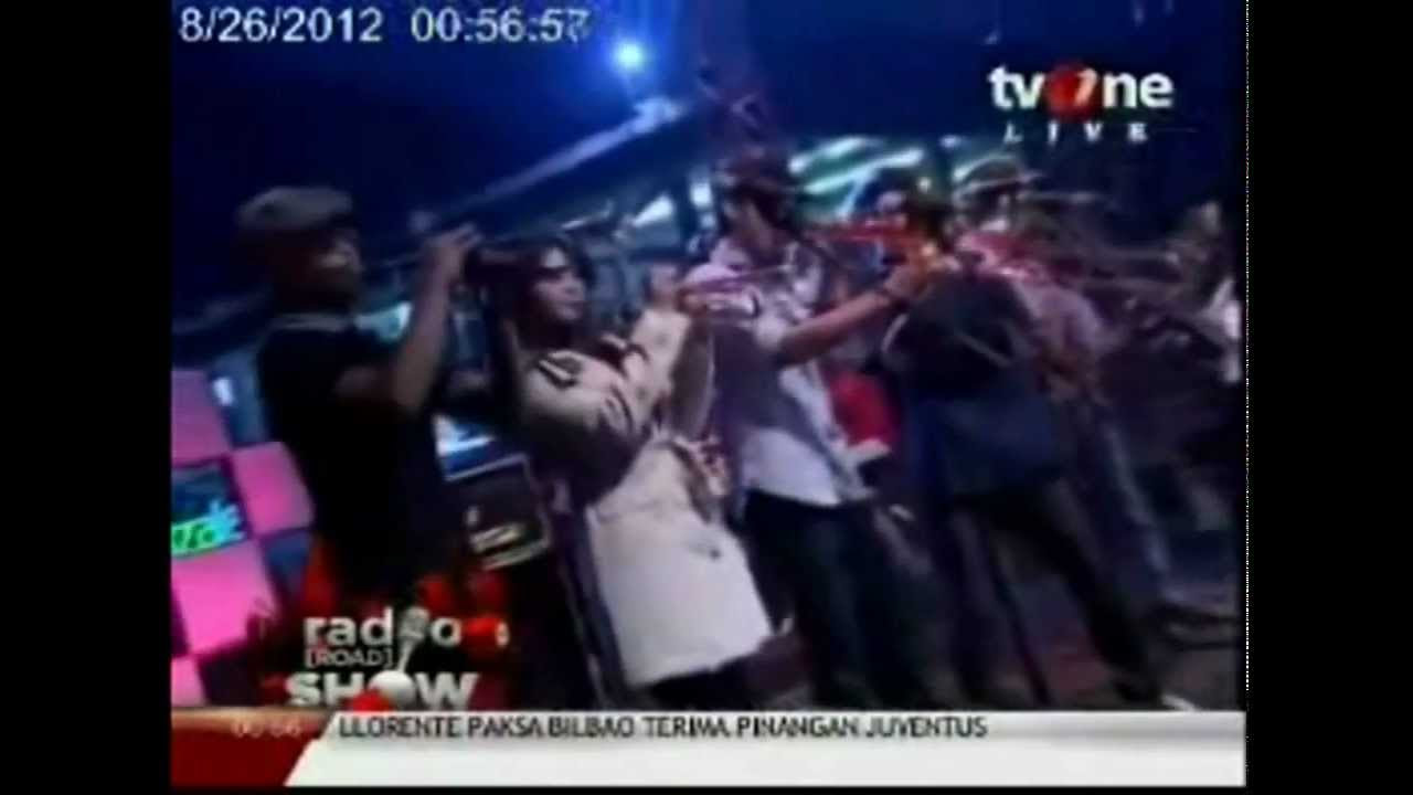 Rocket Steady   Falling Down @Radioshow Tv One