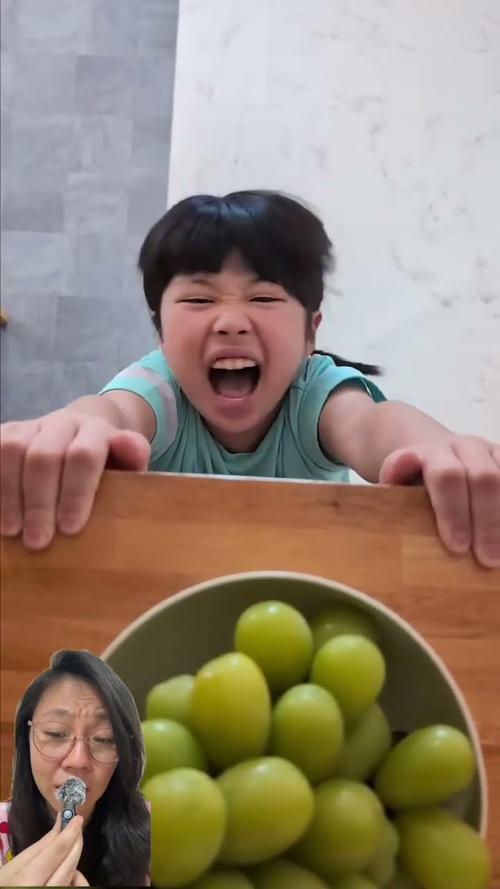 MAU MAKAN ANGGUR TAPI TINGGI BANGET ?