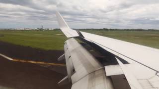 Qantas B737-838Wl Vh-Vyi Landing Cairns Ybcscns