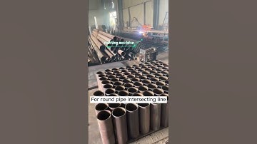 Plasma cutting machine for round pipe intersecting line