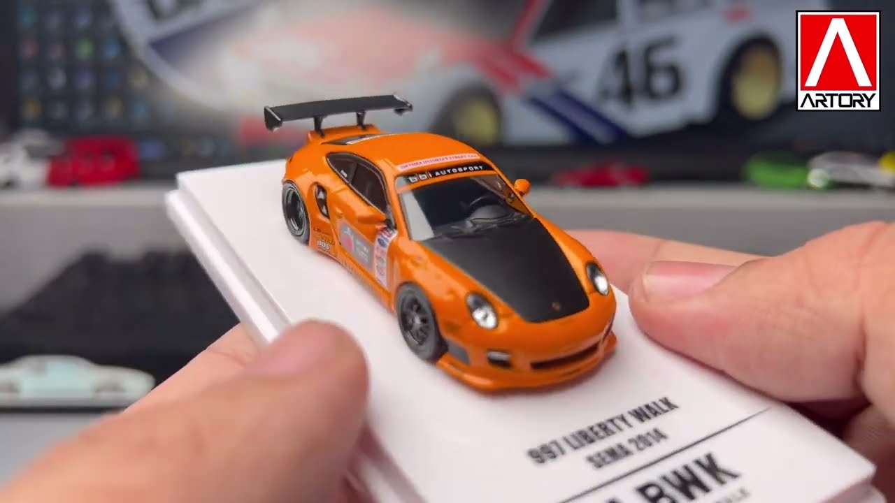 Porsche 997 Liberty Walk LBWK Sema 2014 Inno64 - YouTube