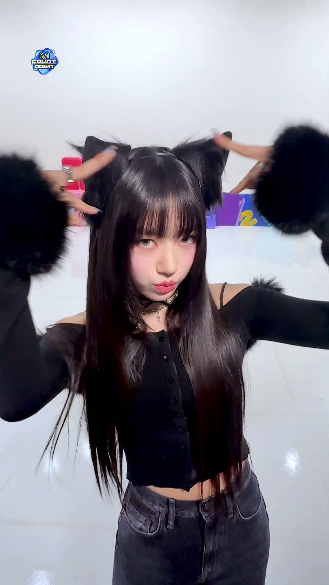 엠카에 수냥이가 놀러왔다냥 ˎˊ- 냥냥네코 낋어왔다냥?‍⬛? #엠카운트다운 #MCOUNTDOWN #MEOVV #미야오 #수인