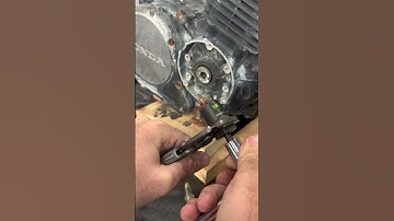 This is the Inside of a GripEdge G-FORS Socket Extractor Compared to a Twist Socket