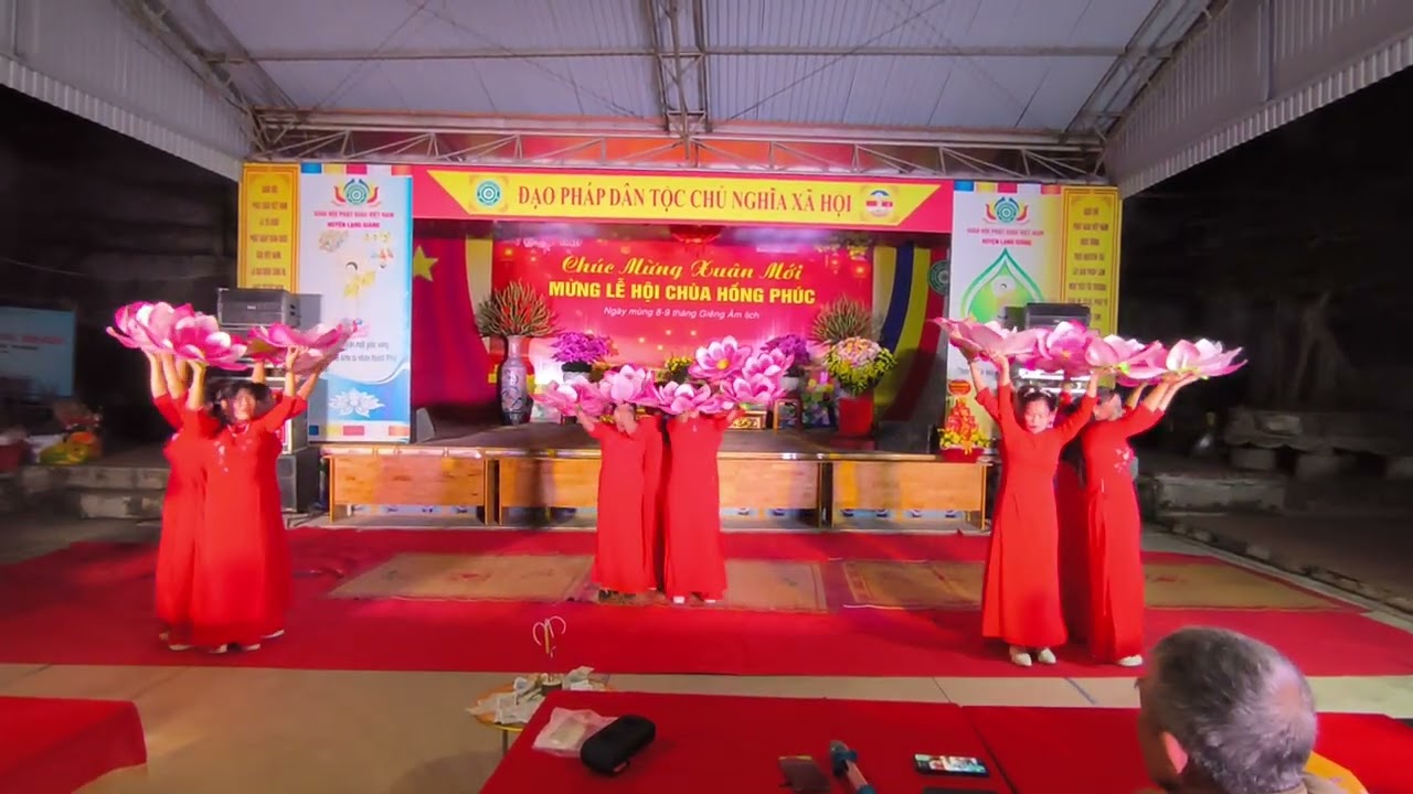 Múa: Niềm An Vui.clb dân vũ thôn Hương Thân giao lưu văn nghệ tại chùa Hồng Phúc 💐🌺 7/1/2026.