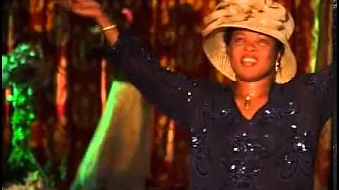 Sis. Vision Ezenwankwo performs Calvary Worship Vol.2 Part 2