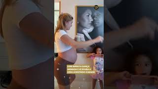 Lore Improta dançaanimada e Liz rouba a cena assistindo À mamãe