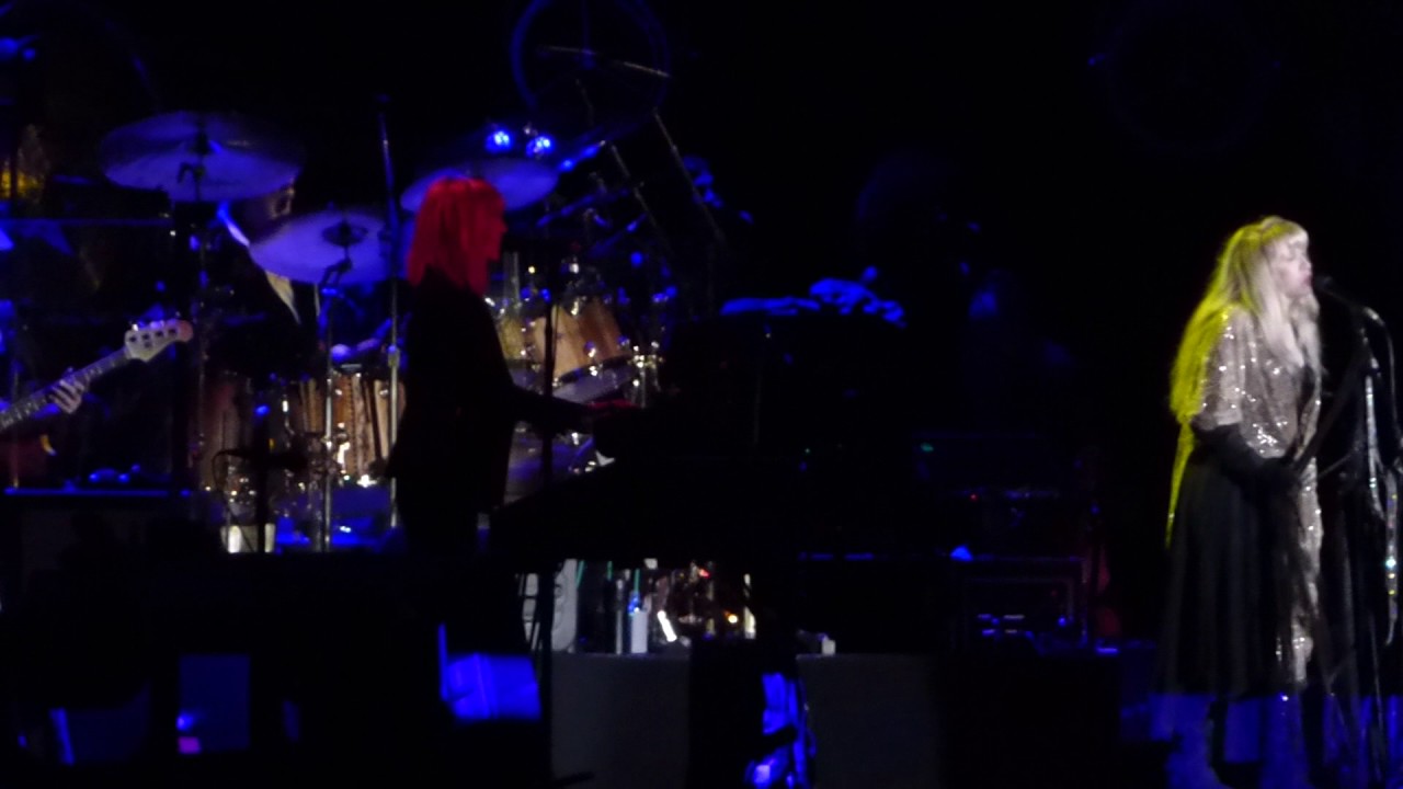 00041 Fleetwood Mac - Gold Dust Woman - YouTube