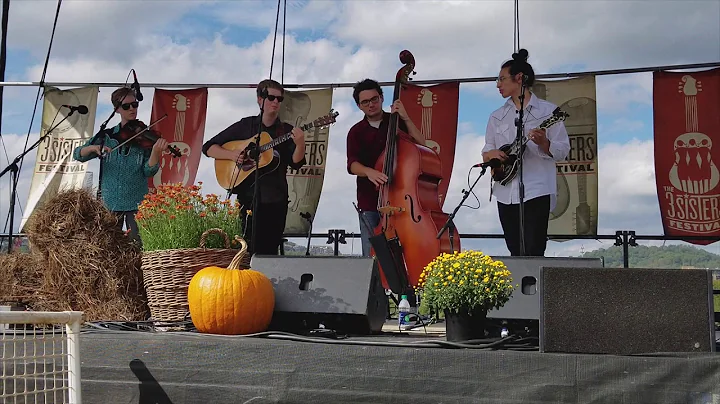 Red Prairie Dawn - Booth Shot Lincoln // Avery Mer...