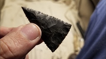 1279 - No Talk Flintknapping a Hunting Point from a Crud Flake