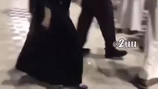 حول العالم / هوشة بين شاب وفتاة صغيرة دافعت عن امها بعد تعرضها⁧‫ التحرش‬⁩ في يو_ووك‬⁩ الرياض‬⁩