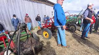 Glen Yager Farm Equipment Auction  Berne, IN 100723