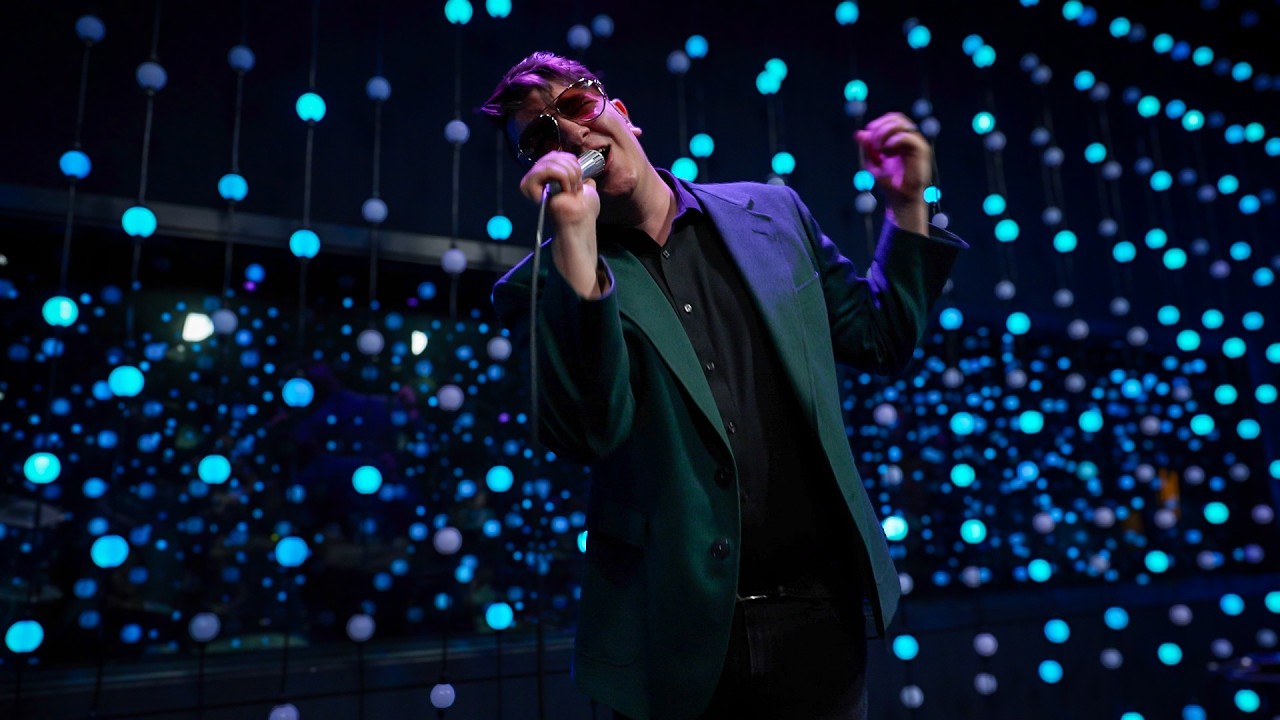 Guarda Russian Blue - HANDS! (Live on KEXP) su YouTube Guarda Russian Blue - HANDS! (Live on KEXP) su YouTube